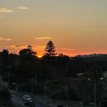 Sunny Penthouse * מוסטה