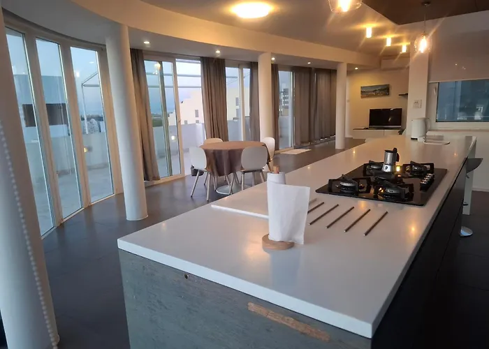 Sunny Penthouse * Mosta