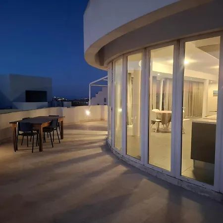 Sunny Penthouse Appartement *