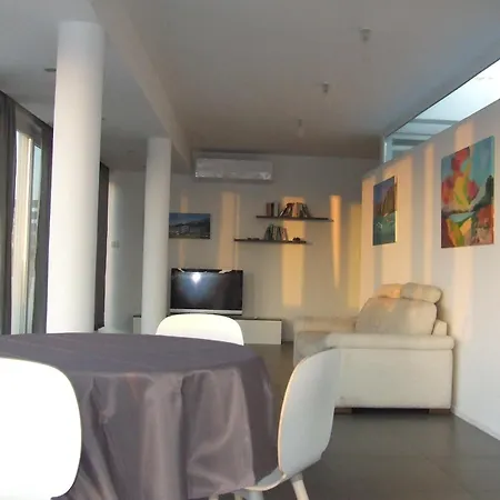 Sunny Penthouse Daire *