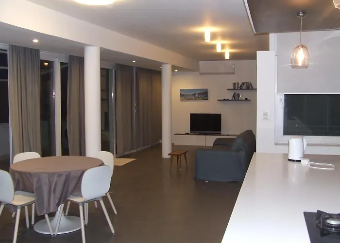 Sunny Penthouse شقة