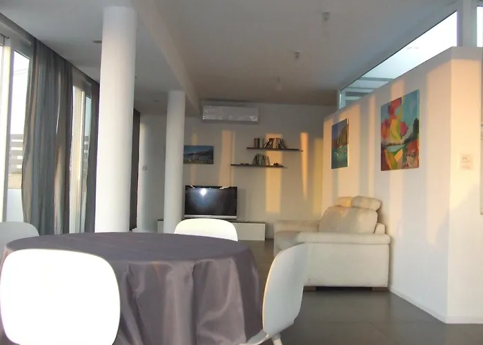 Sunny Penthouse Apartament *